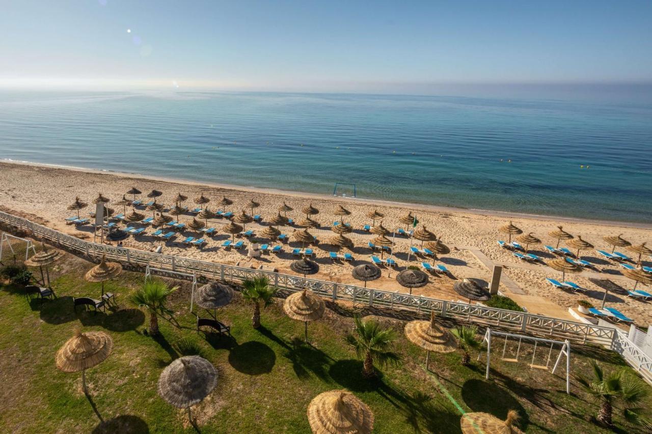 Radisson Blu Resort & Thalasso Hammamet Exterior foto The beach of the resort